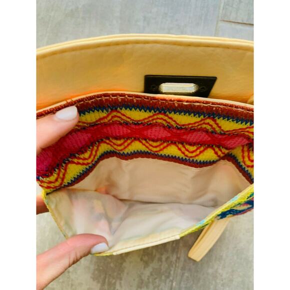 Los Angeles Boutique Boho Bohemian Wristlet Embroidered Handbag Clutch Fold Over - Picture 4 of 7